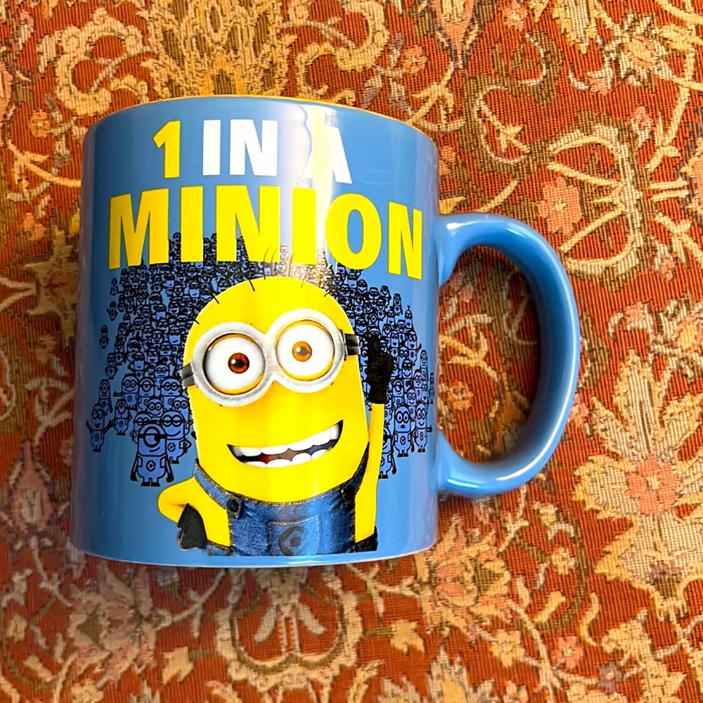 Despicable Me Minions Universal Studios 20 oz Mug 1 In A Million Blue XL Coffee
